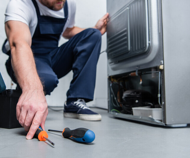 Air Conditioning Companies Repairman